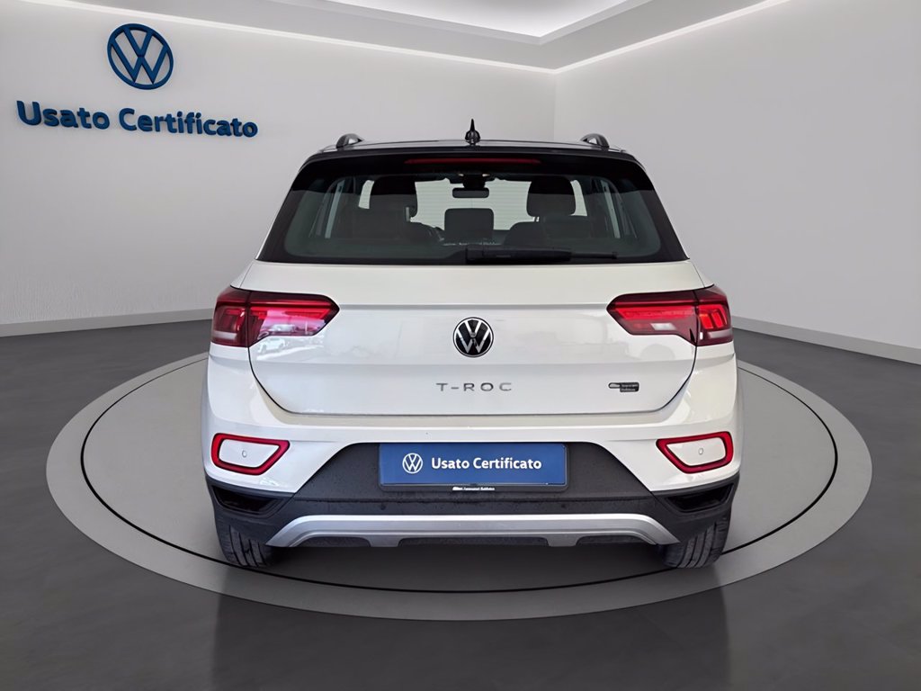 https://cdn-sm.caraffinity.it/images/vehicles/4776393/4/large