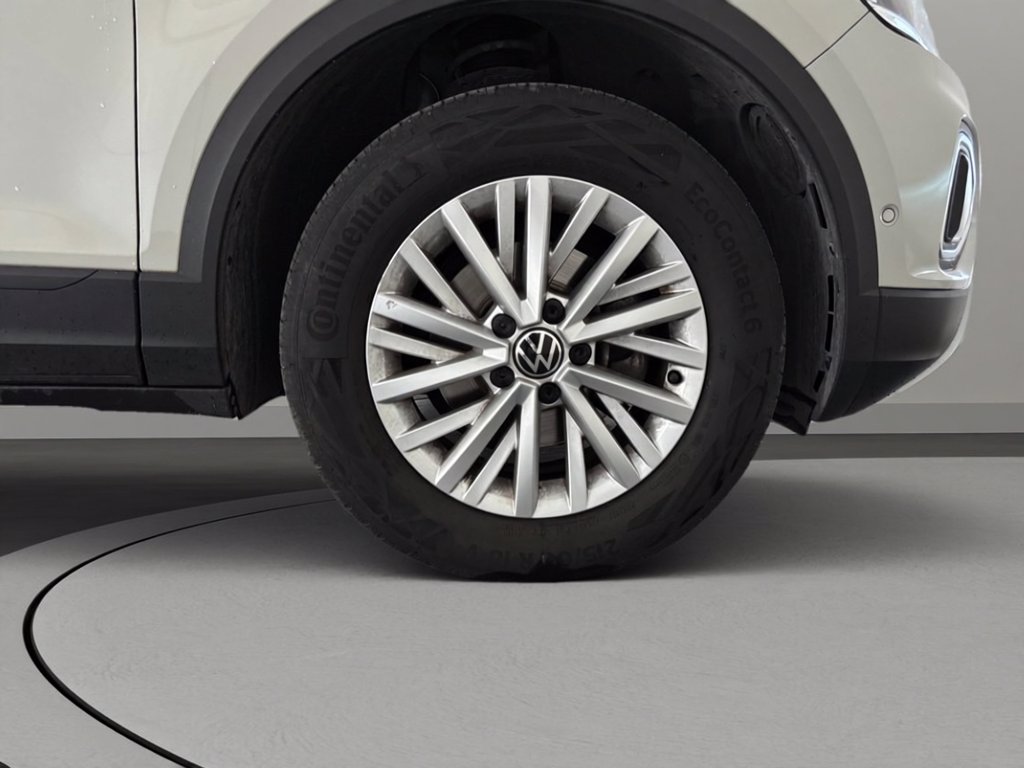 https://cdn-sm.caraffinity.it/images/vehicles/4776393/6/large