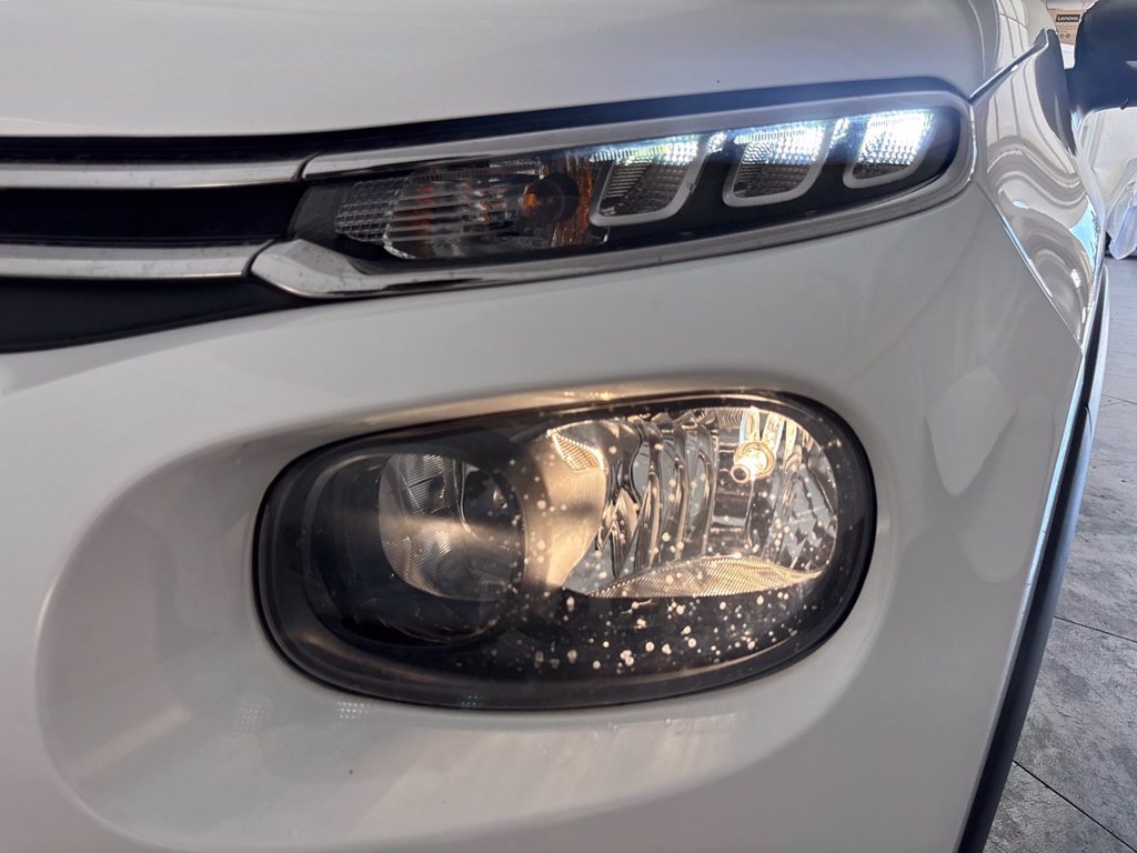 https://cdn-sm.caraffinity.it/images/vehicles/4776398/5/large