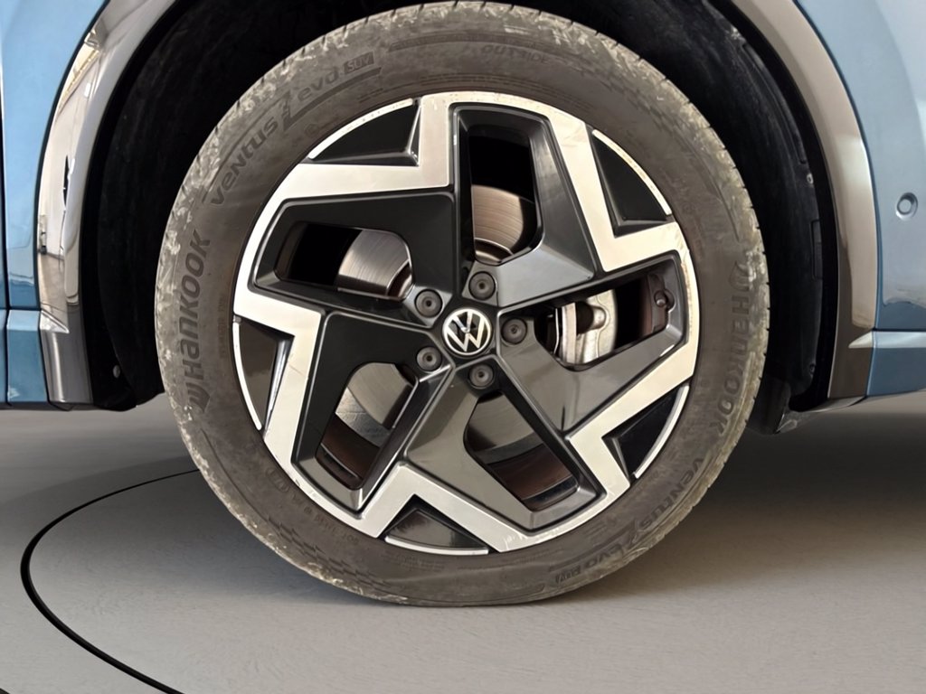 https://cdn-sm.caraffinity.it/images/vehicles/4782913/6/large