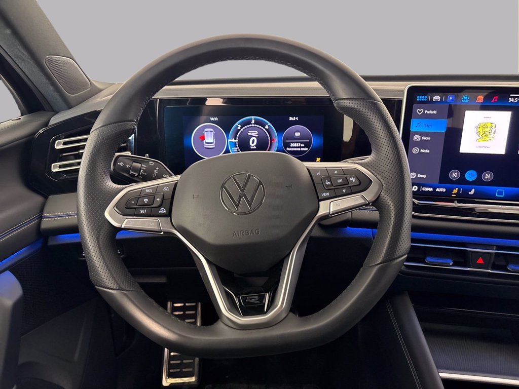 https://cdn-sm.caraffinity.it/images/vehicles/4782913/8/large