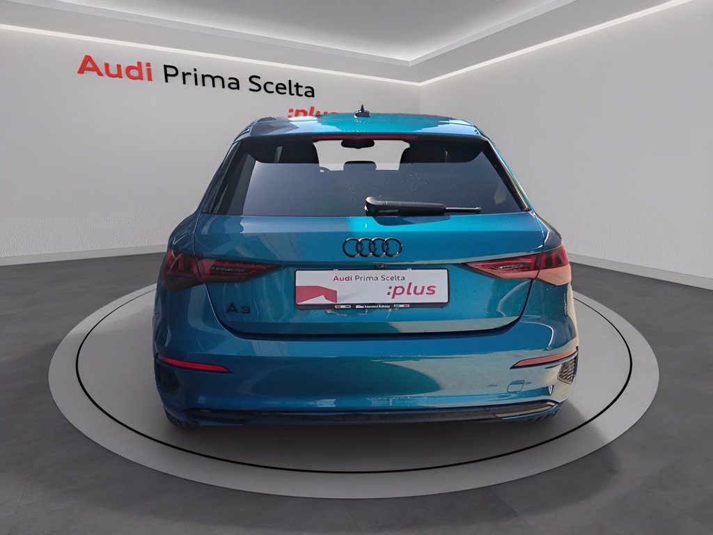 https://cdn-sm.caraffinity.it/images/vehicles/4783050/4/large
