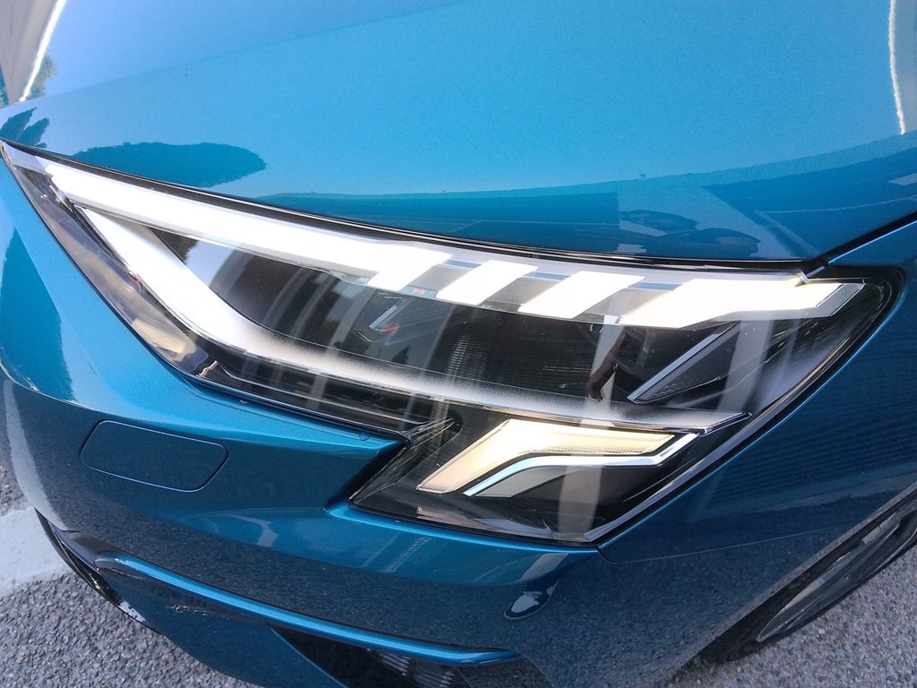 https://cdn-sm.caraffinity.it/images/vehicles/4783050/5/large