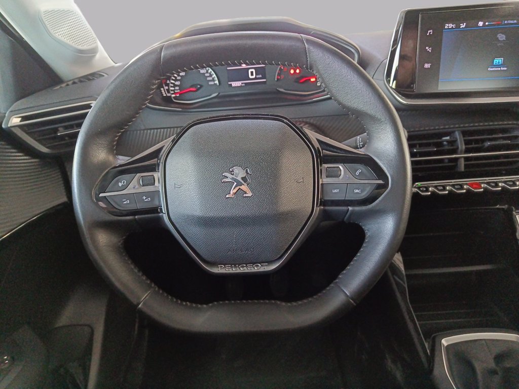 https://cdn-sm.caraffinity.it/images/vehicles/4785166/8/large