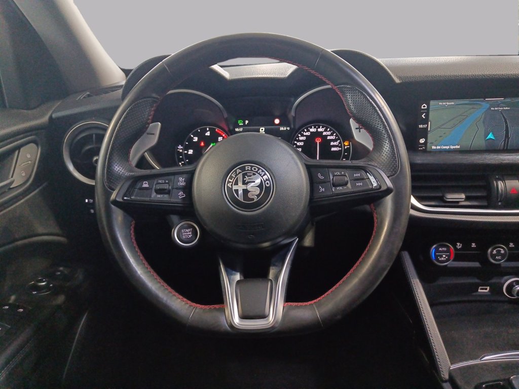 https://cdn-sm.caraffinity.it/images/vehicles/4786675/8/large
