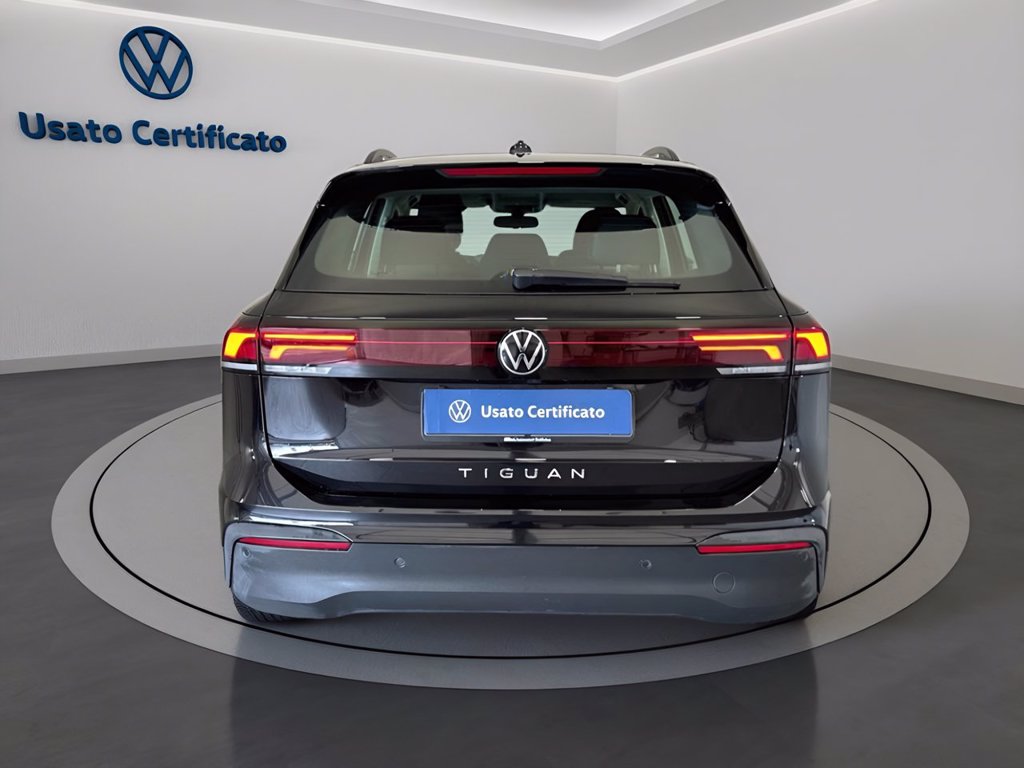 https://cdn-sm.caraffinity.it/images/vehicles/4790726/4/large