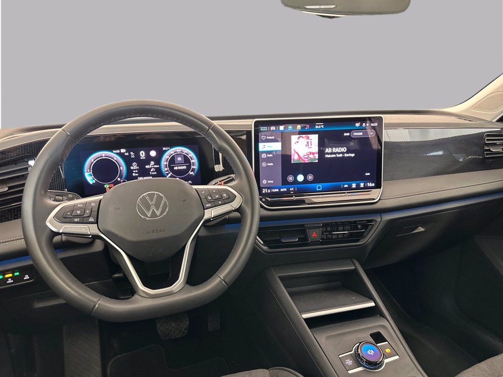 https://cdn-sm.caraffinity.it/images/vehicles/4790726/7/large