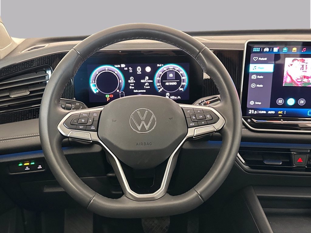 https://cdn-sm.caraffinity.it/images/vehicles/4790726/8/large