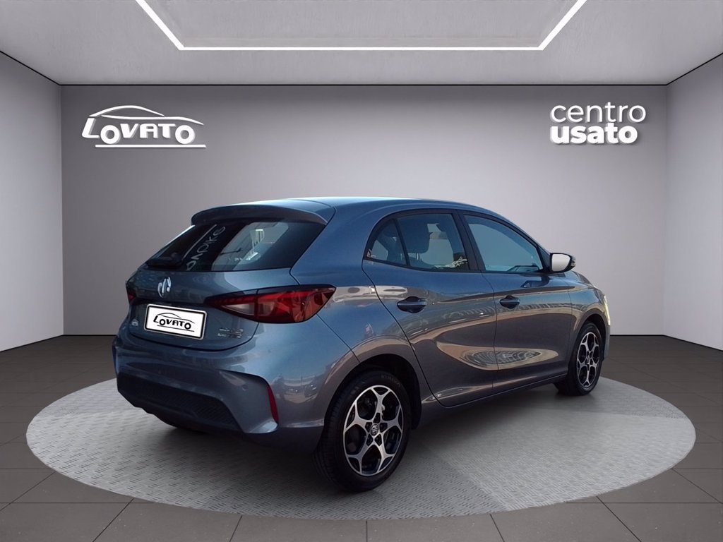https://cdn-sm.caraffinity.it/images/vehicles/4795141/4/large
