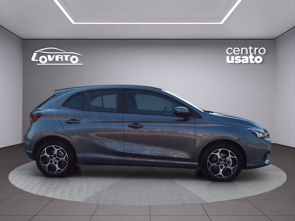 https://cdn-sm.caraffinity.it/images/vehicles/4795141/5/large